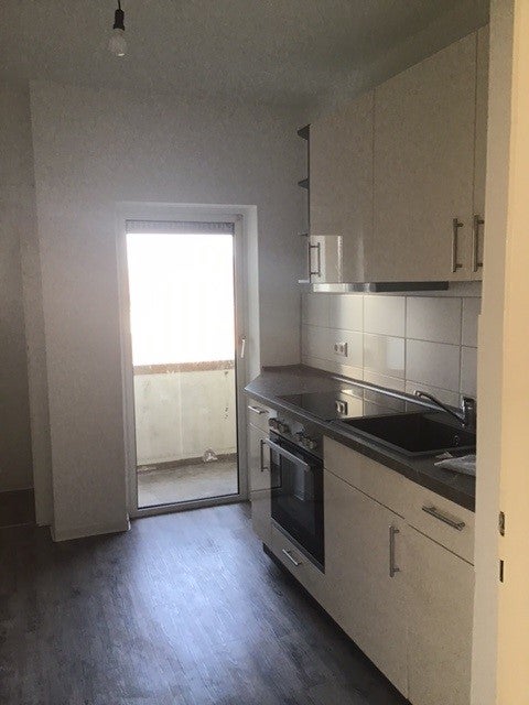 Renovierte 2-Zimmer-Wohnung mit Einbauküche und Balkon - Foto 2