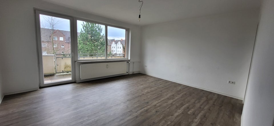 Modernisierte 2-Zimmer-Wohnung mit Balkon ab sofort - Photo 1