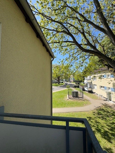 Überzeugen Sie sich selbst: Schöne renovierte 2-Raum Wohnung mit Tageslichtbad + Balkon! - Photo 5