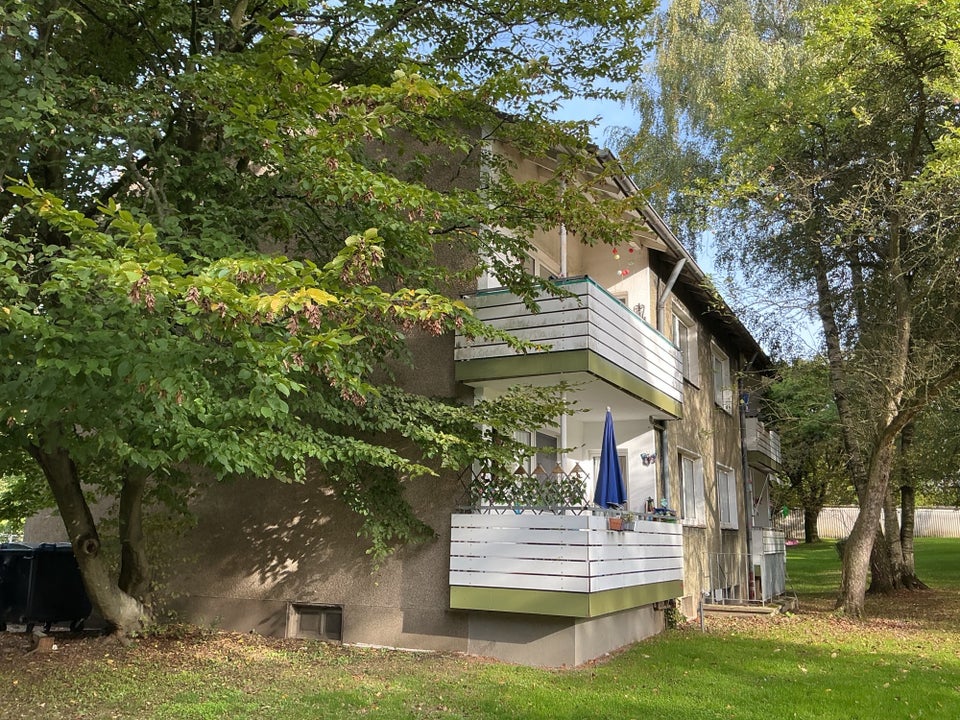 Willkommen Zuhause: Renovierte 3-Raum-Wohnung mit Sonnnebalkon - Photo 3