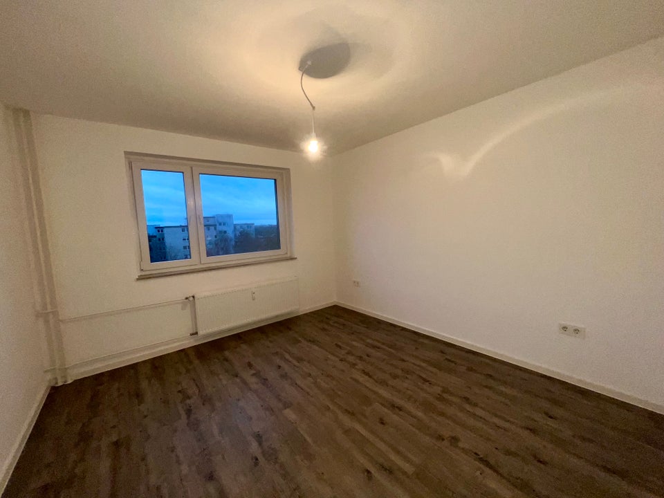Modernisierte 2-Zimmerwohnung mit Balkon ab sofort - Photo 2