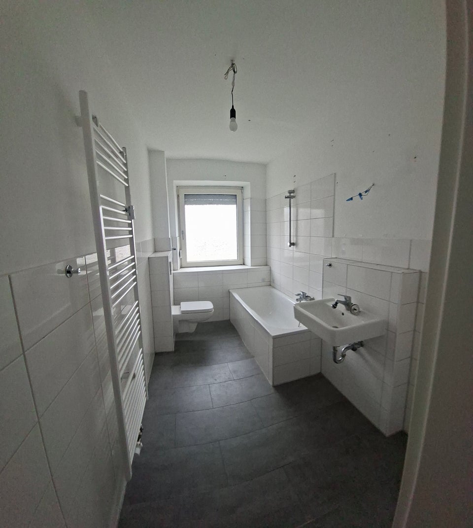 Jetzt zugreifen: 3-Zimmer-Wohnung sucht nette Bewohner/innen! - Foto 1