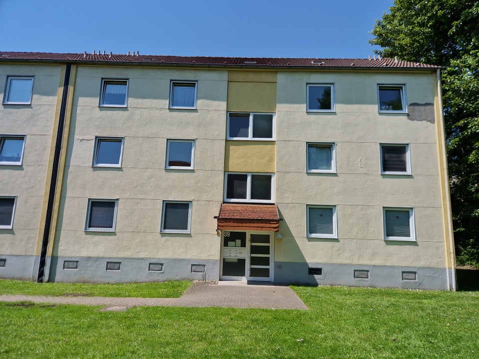 Preiswerte 3-Zimmer-Wohnung - Foto 2