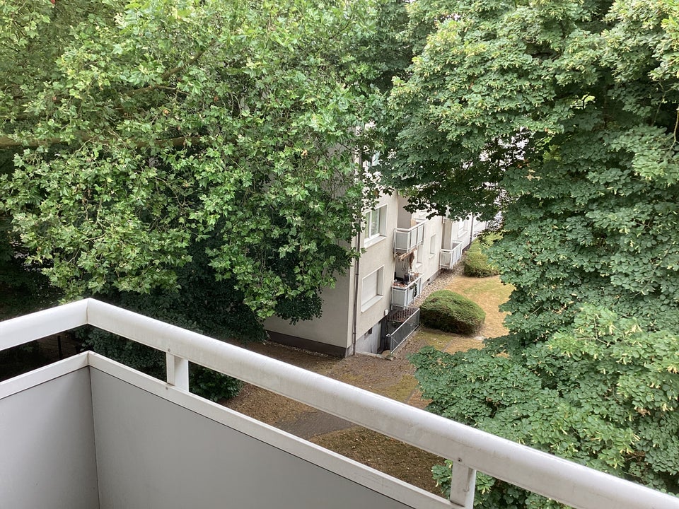 Helle und geräumige 3 Zimmerwohnung mit Balkon - Foto 3