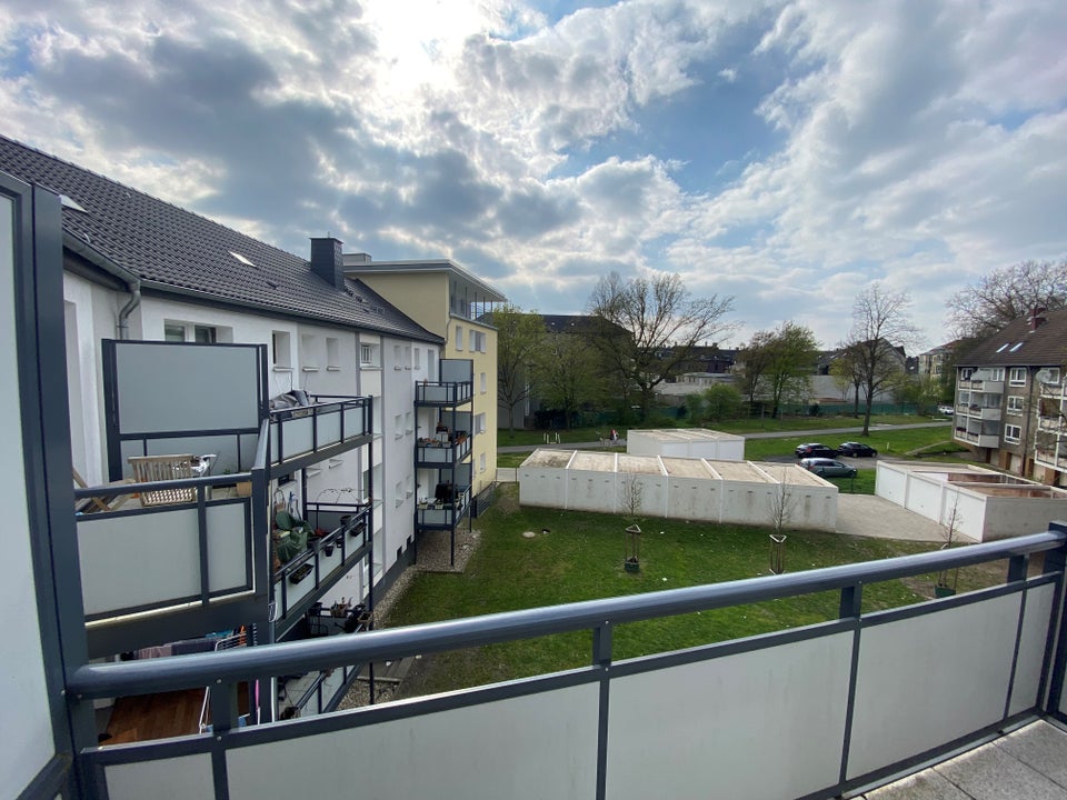 Fertig renoviert! Schöne 3,5-Zimmer Wohnung mit Balkon - Foto 4
