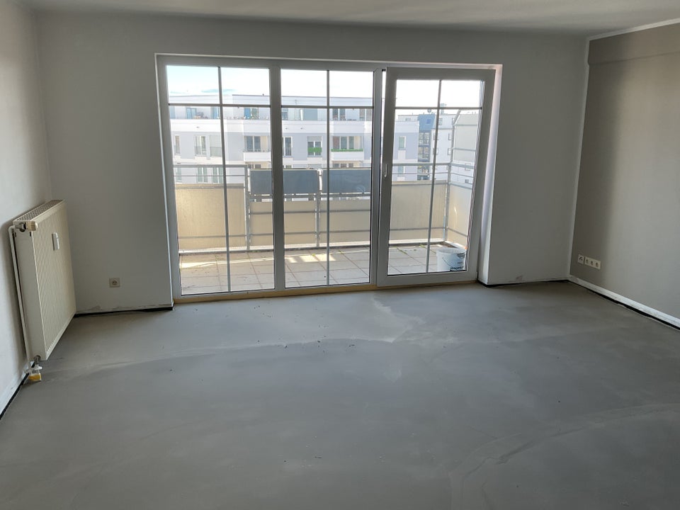 Super Wohnung: Balkon und Aufzug inclusive !! - Photo 4