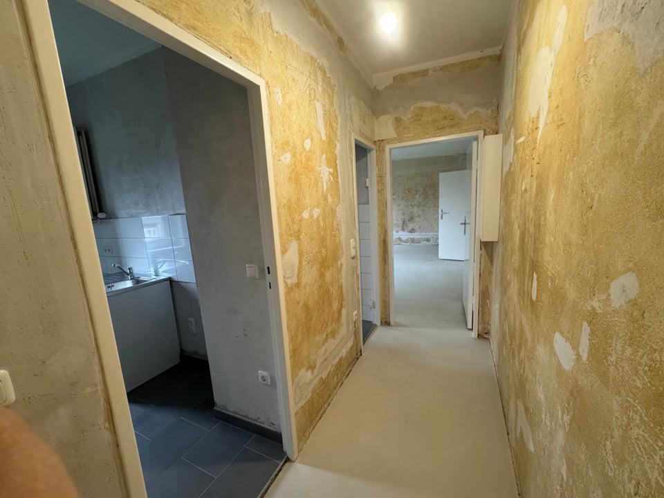 Teilsanierte 2-Zimmer-Wohnung im Herzen von Lichtenrade mit Balkon - Photo 4