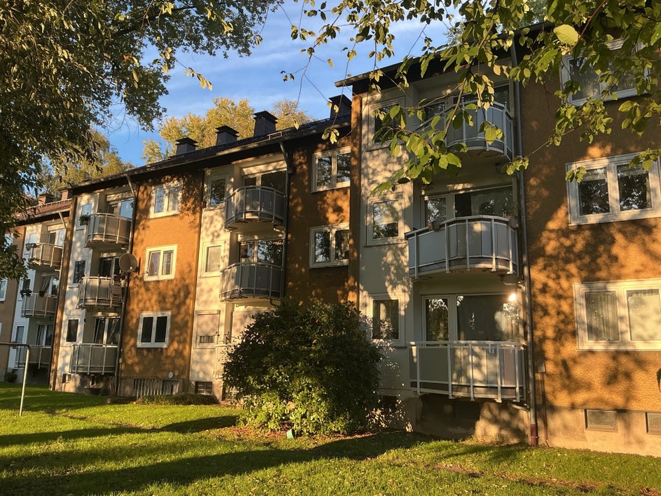 Raum für Kreativität: gemütliche 3-Zimmer-Wohnung mit Balkon - Photo 4