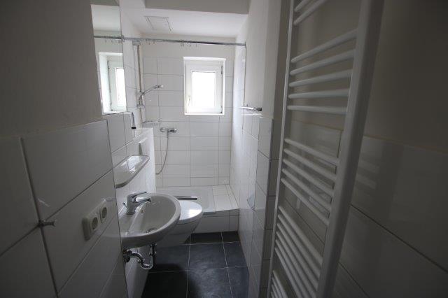Neue Wohnung, neues Glück! Interessante 2-Zi.-Wohnung - Foto 2