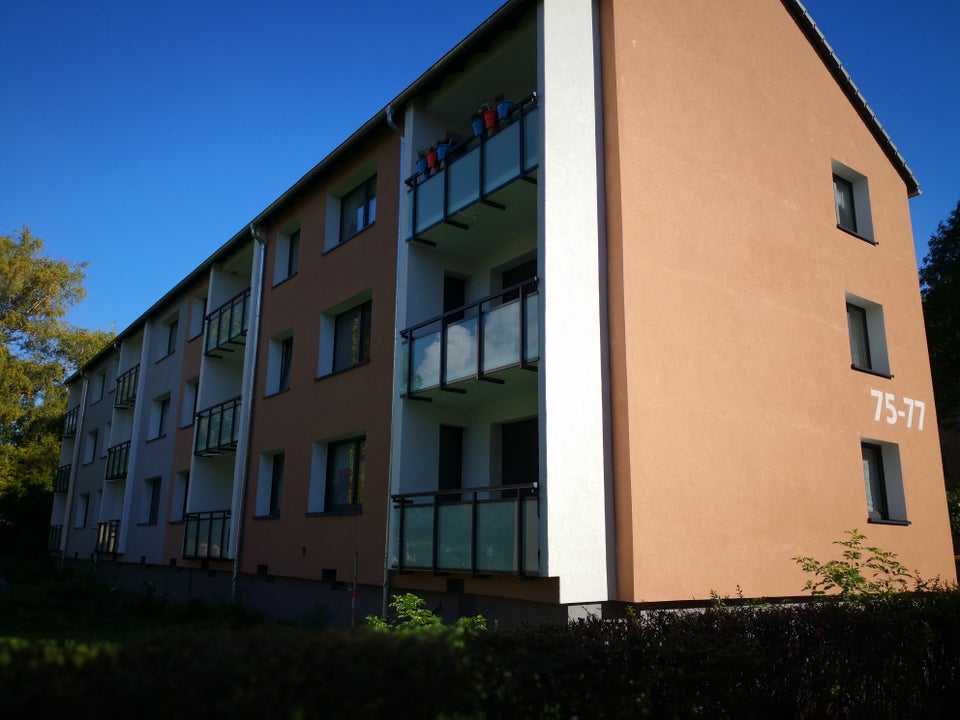 Bezugsfertige 3-Zimmer-Wohnung mit Balkon - Photo 2