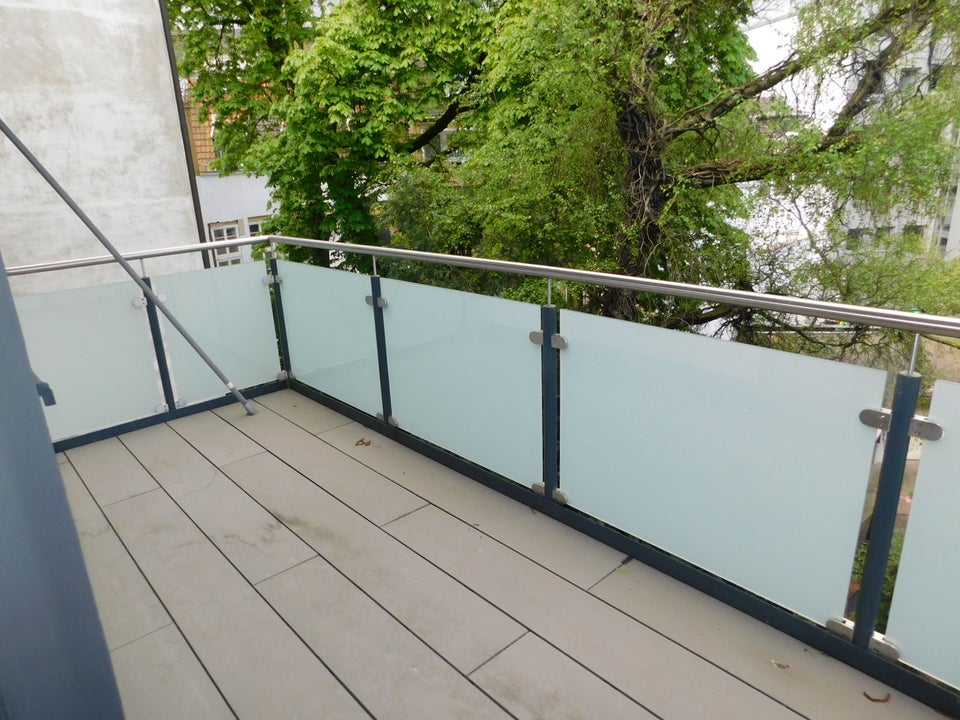 Erstbezug nach Umbau/Kernsanierung: Helle 2-Zi.-Whg mit Balkon, Neubau-Standard - Foto 2
