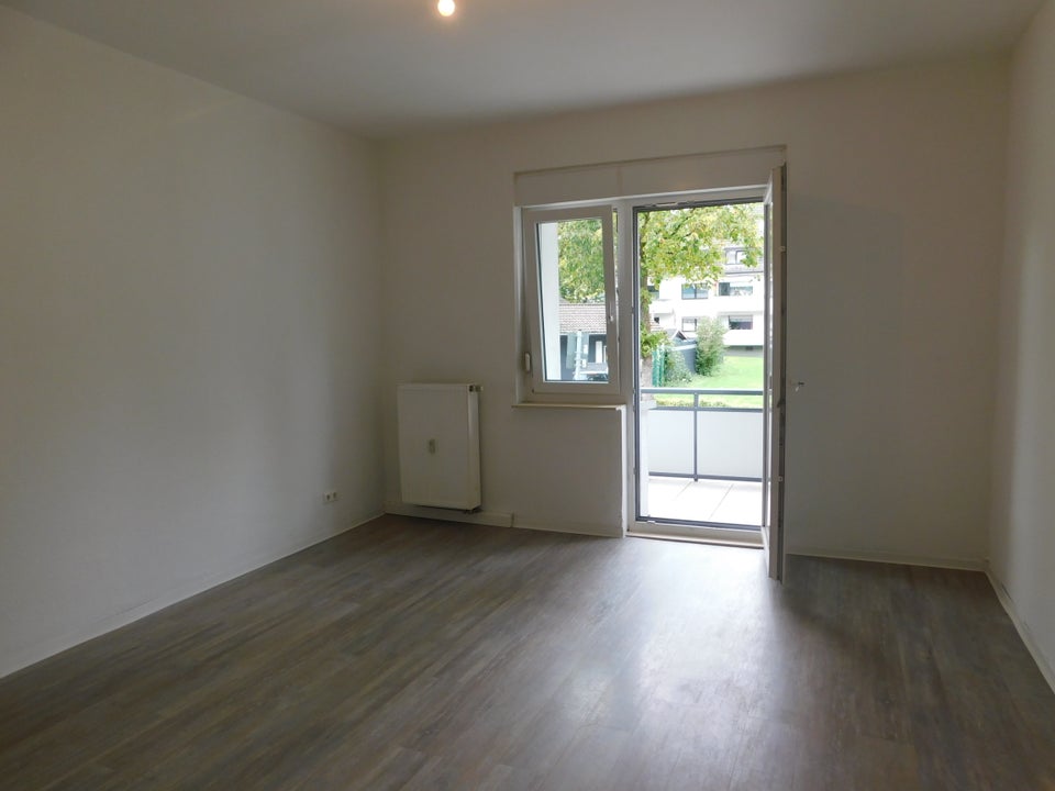 Großzügige 2-Zimmer-Wohnung mit Balkon! - Photo 1