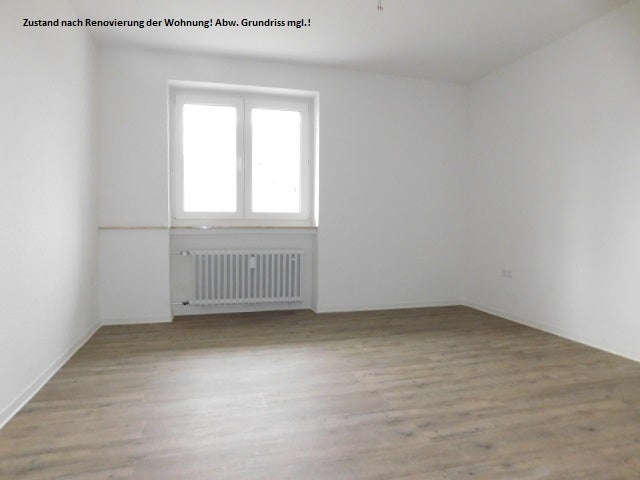 **Renoviert und bezugsfertig... 3-ZKDB im EG mit Vinylboden und Balkon** - Foto 2