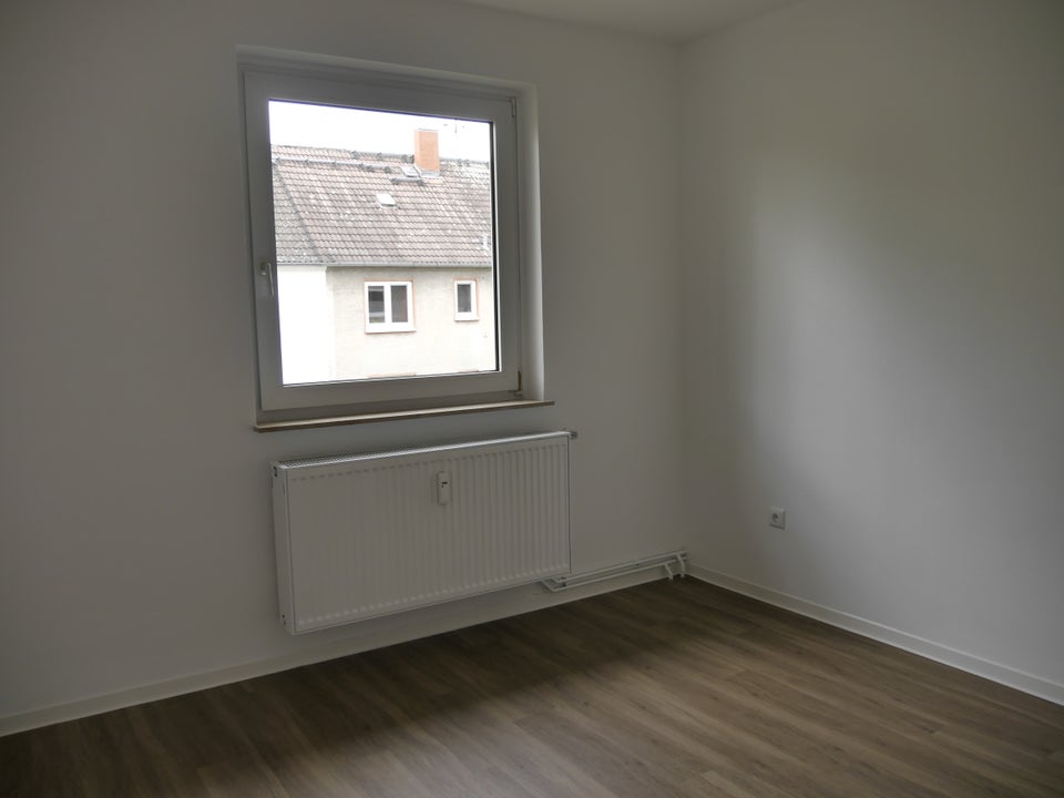 Schöne 3-Zimmer-Wohnung mit Tageslichtbad in Hanau-Großauheim zu vermieten - Photo 2