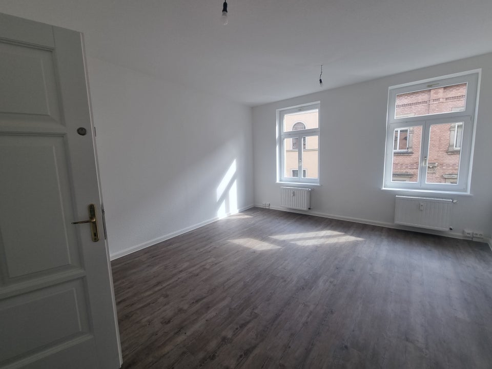 Frisch saniert: Willkommen im neuen Zuhause! - Foto 1