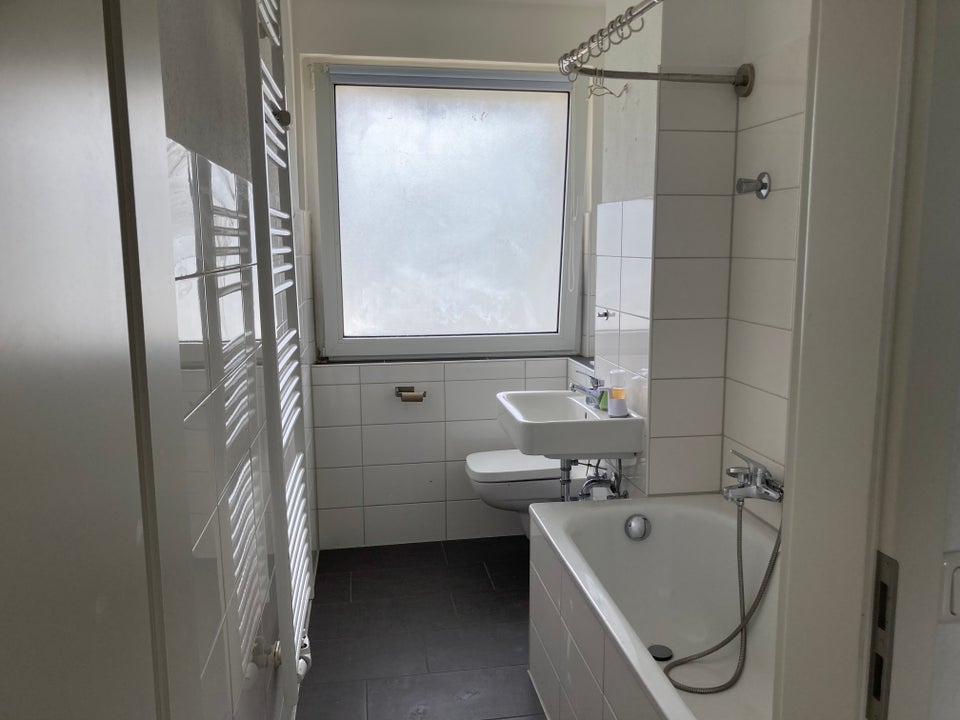 Hier hat jeder Platz: günstig geschnittene 3 - Zi.-Wohnung mit Ausblick ins Grüne - Foto 1