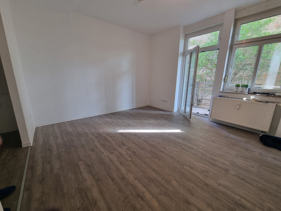 Frisch saniert: Willkommen im neuen Zuhause! - Foto 2