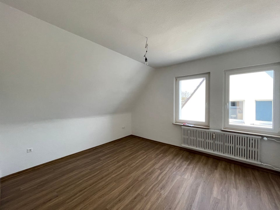Das Glück hat ein Zuhause: günstige 2,5-Zi.-Wohnung mit Ausblick! - Photo 4