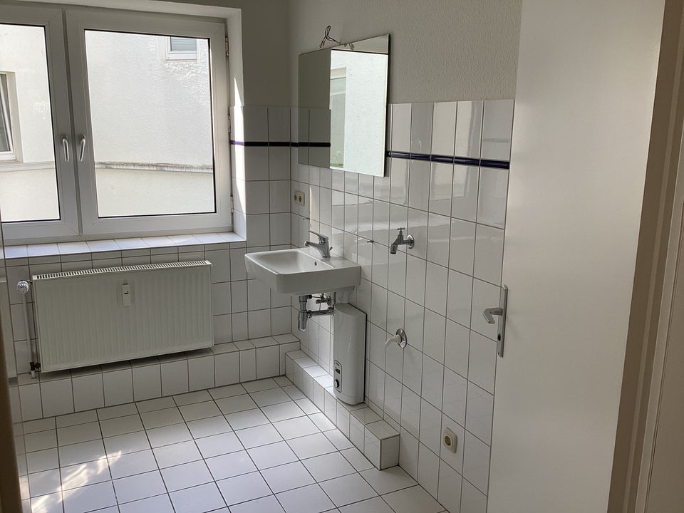 Renovierte 2-Zimmer-Wohnung mit Balkon, ab sofort anmietbar! - Photo 3