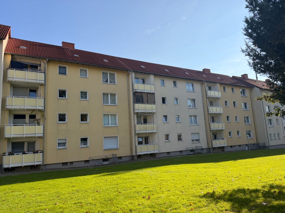 Schöner wohnen und sparen: nette 2-Raum-Wohnung im Erdgeschoss mit Balkon - Photo 5