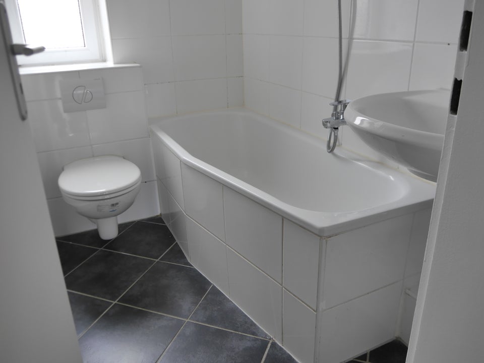 Schöne 2-Zimmer-Wohnung mit Tageslichtbad und Balkon im Limes-Quartier zu vermieten - Foto 4