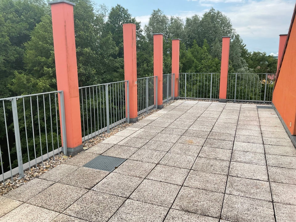 Einfach großartig - Ihre neue Wohnung mit großer Dachterrasse!! - Photo 1