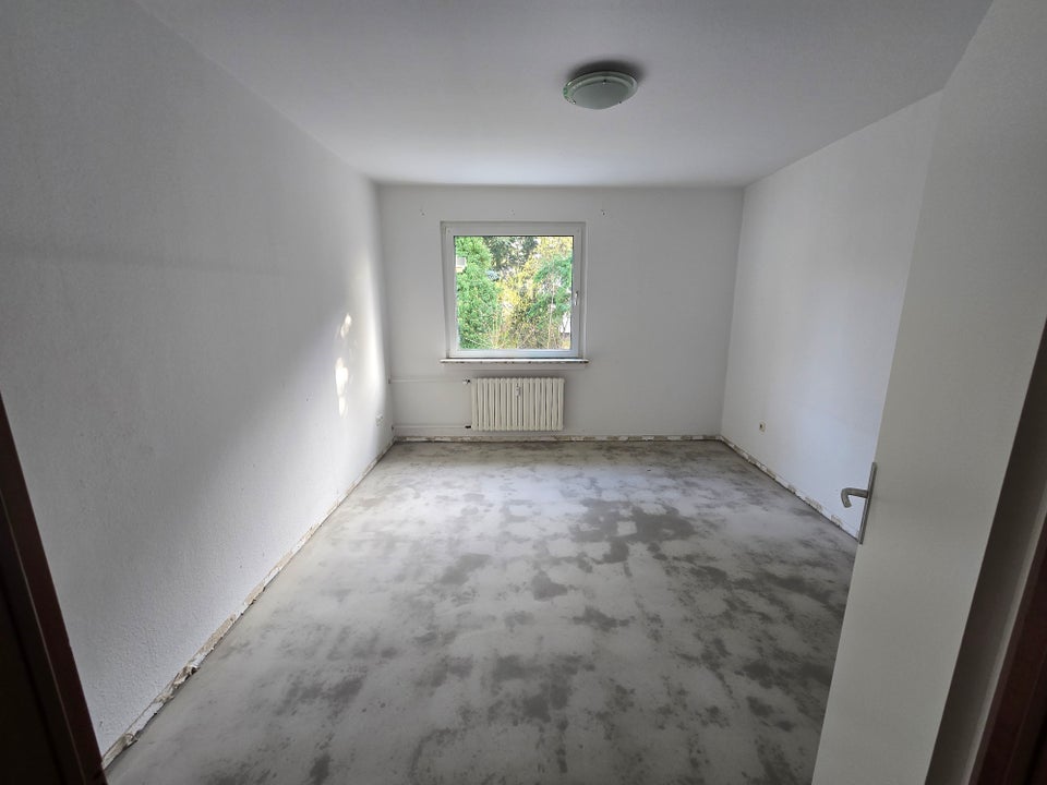 Ruhige Wohnung mit großer Dachterrasse - Frisch saniert - Foto 1