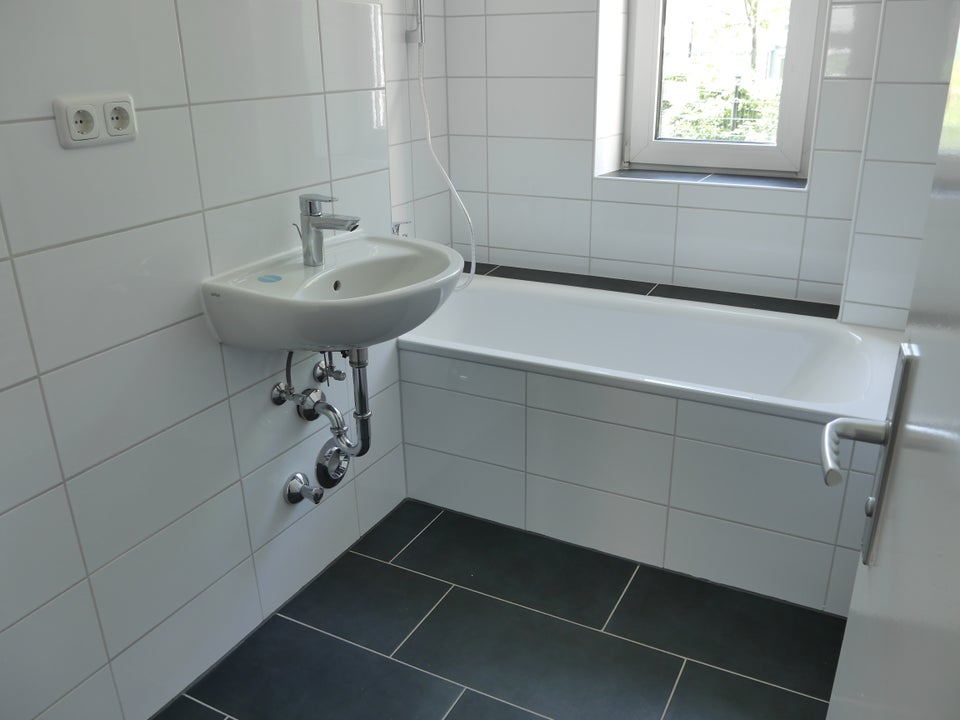 Schöne 2-Zimmer-Wohnung mit Tageslichtbad in Offenbach zu vermieten - Photo 3