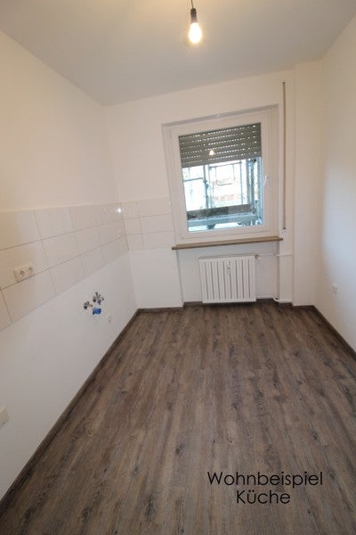 Für die kleine Familie: renovierte 3-Zimmer-Wohnung mit Einbauküche - Foto 3