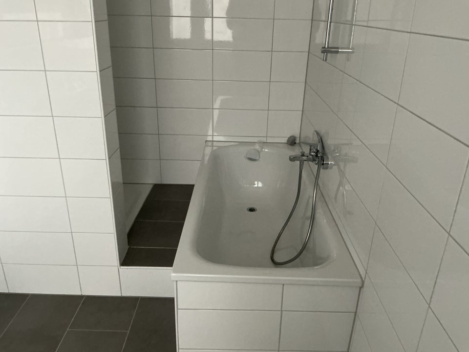 Leben mitten in der Stadt. Geräumige 2,5-Zimmer-Stadtwohnung - Foto 4