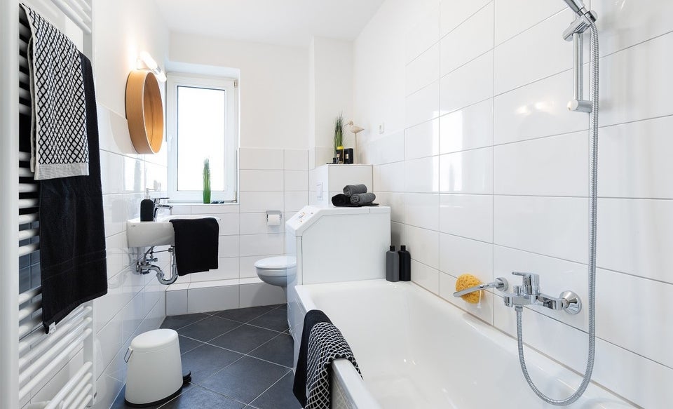 Erstbezug nach Sanierung interessante 2- Zimmer-Wohnung - Foto 2