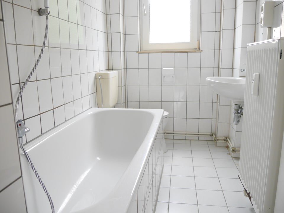 Schöne 3-Zimmer-Wohnung mit Tageslichtbad und Balkon in Hanau-Großauheim zu vermieten - Foto 3
