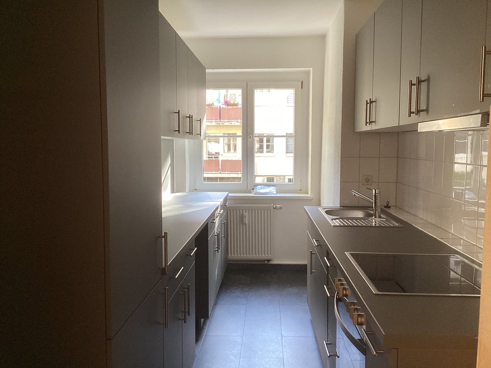 3-Zimmerwohnung mit Balkon und Einbauküche! - Foto 3