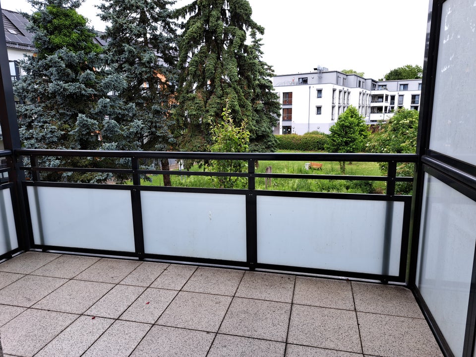 Sehr schöne 2-Raumwohnung im 2. OG mit Balkon und Vinylboden in Zentrumsnähe... - Foto 4