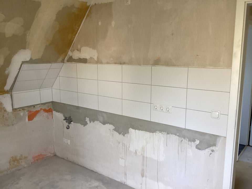 Neue Wohnung, neues Glück! Praktische 2-Zi.-DG - Foto 2