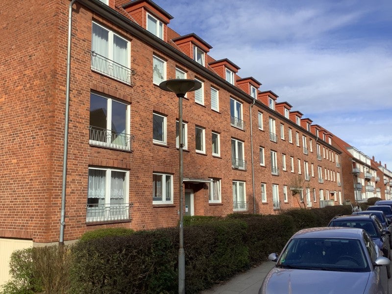 Da kommt man gern Heim: renovierte 1-Zimmer- Dachgeschoss- Wohnung mit Ausblick! - Foto 2