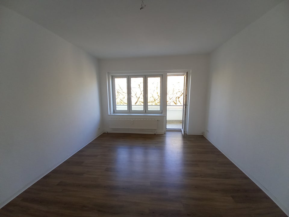 Eine 4 Raumwohnung mit 2 Balkonen, in zentraler, grüner Lage - Foto 1