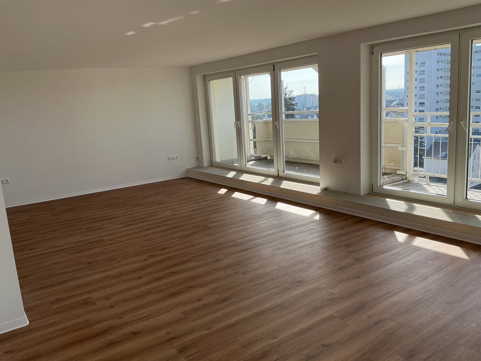 Schöne 2-Zimmer-Wohnung mit Balkon in Heusenstamm zu vermieten - Foto 1