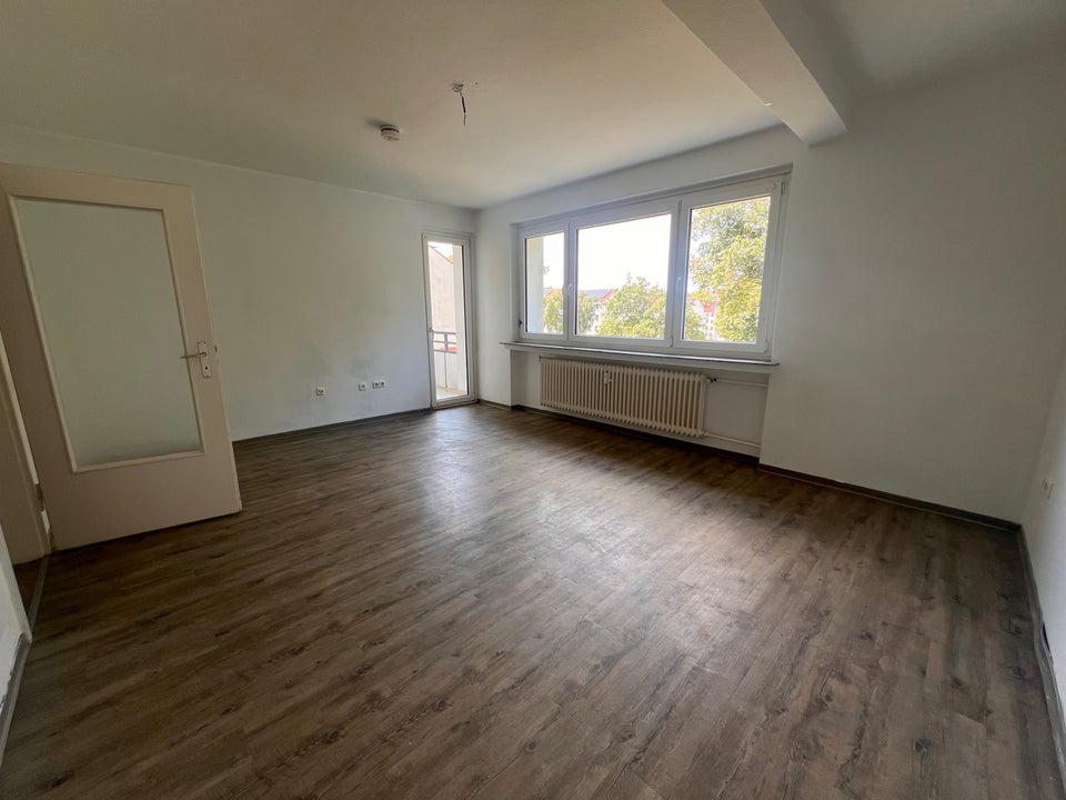 Aufgepasst! 3-Zi.-Wohnung mit Balkon - Photo 1
