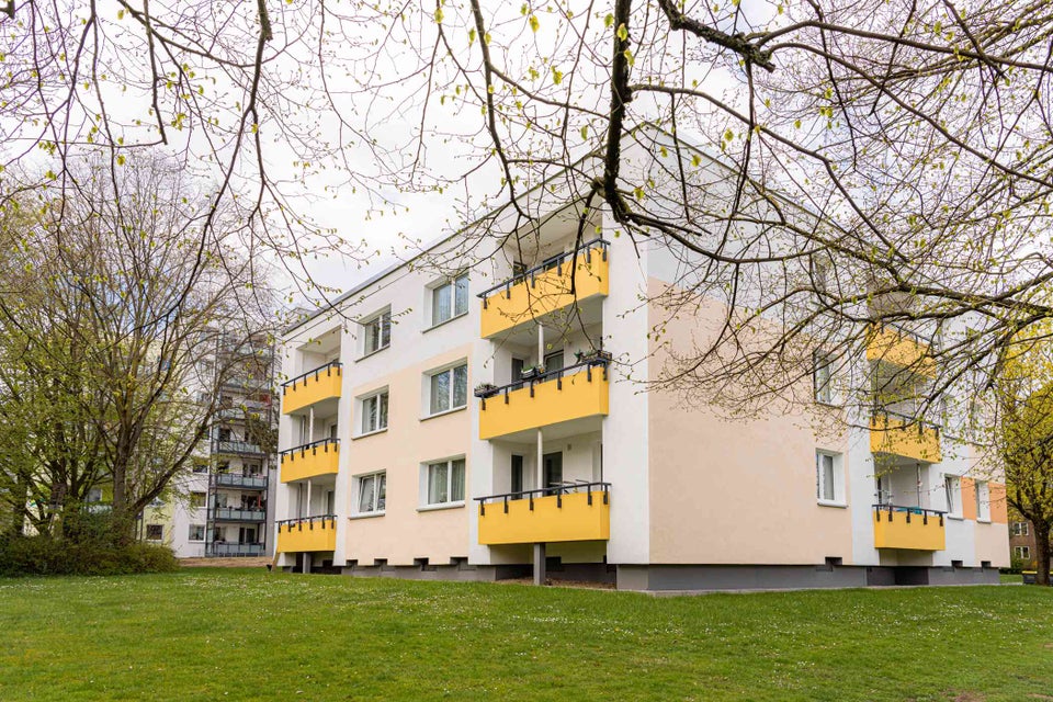 Mitten im Grünen! Schöne 3-Zimmer Wohnung mit Balkon - Foto 1