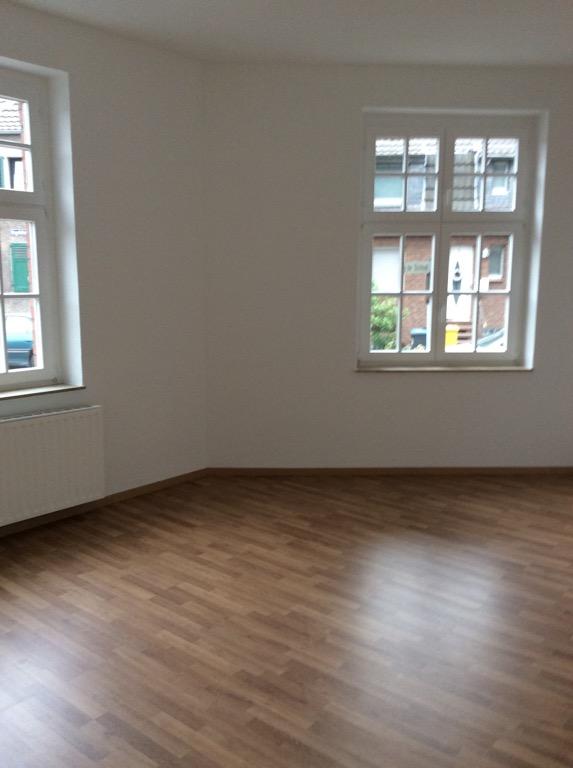 Sehr schöne 2-Zimmer-Altbauwohnung mit Einbauküche und Laminat!!! - Foto 1