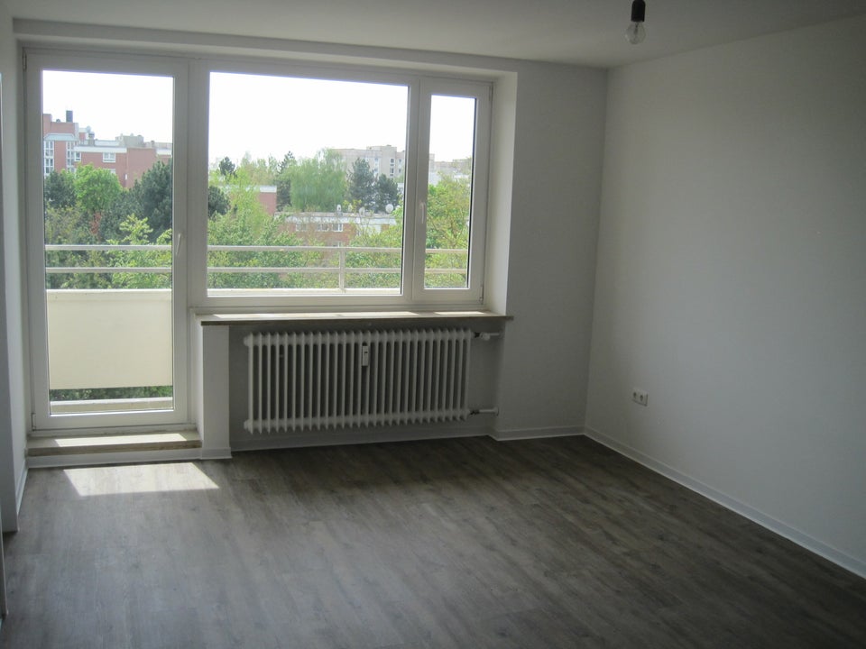 Ihre neue Wohnung! Renovierte 3-Zimmer-Wohnung mir Balkon! - Photo 1