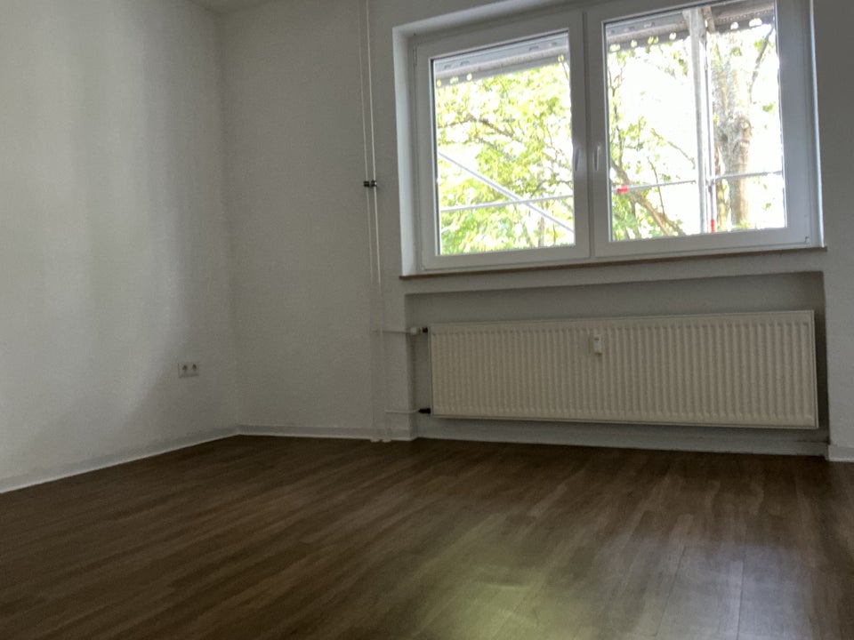 Zeitgemäße 3-Raum-Wohnung mit sonnigem Balkon in modernisiertem Gebäude! - Photo 5