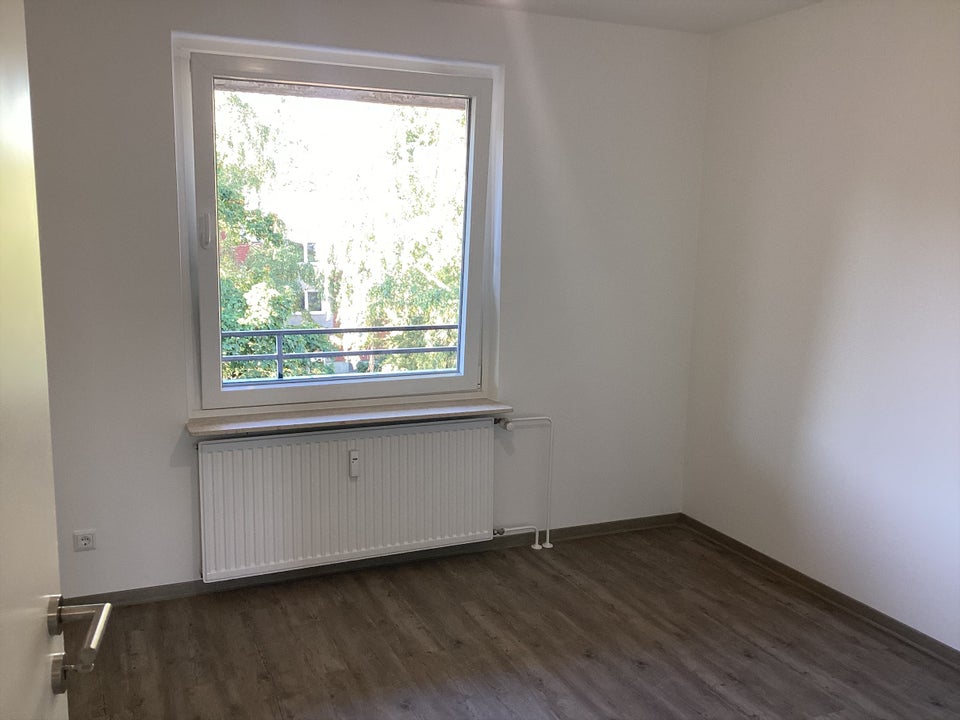 Große 3-Zimmer-Wohnung mit Balkon - Photo 1
