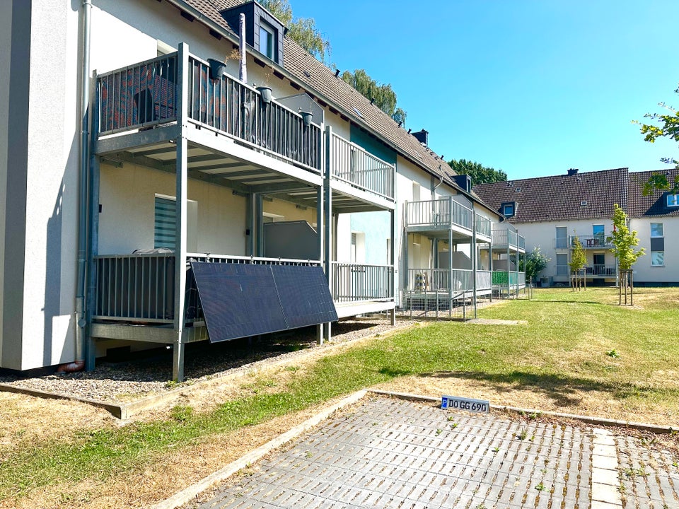 Kuscheliges Nest unter'm Dach: 3-Zimmer-Wohnung mit großem Balkon! - Foto 5