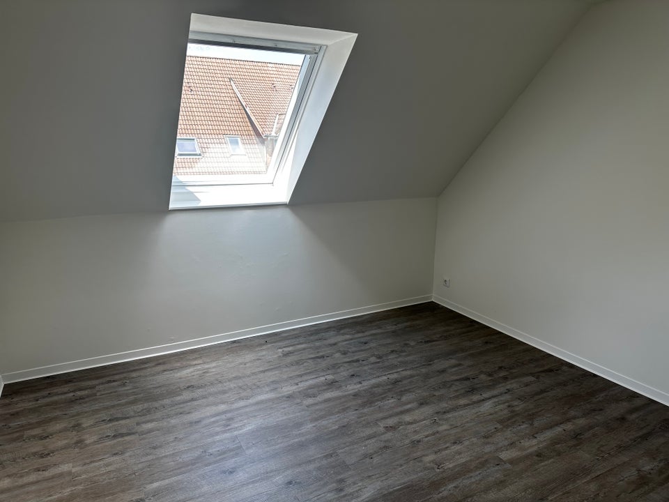 Schöne Wohnung: individuelle 2,5-Zimmer-Wohnung mit Ausblick - Photo 5