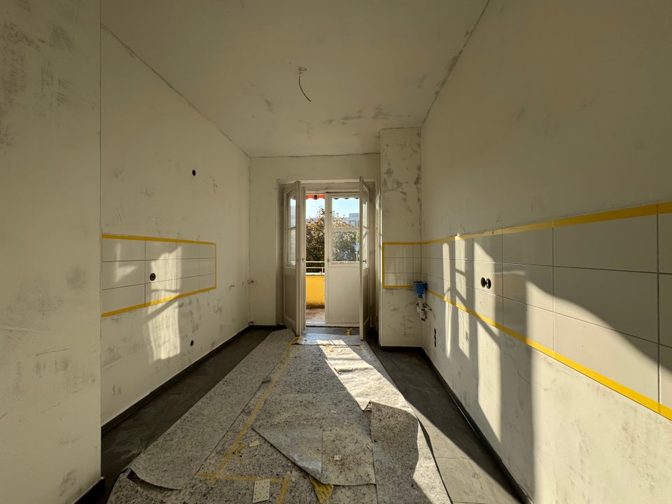 Frisch sanierte 2-Zimmer-Wohnung mit Balkon in ruhiger Lage - Foto 1