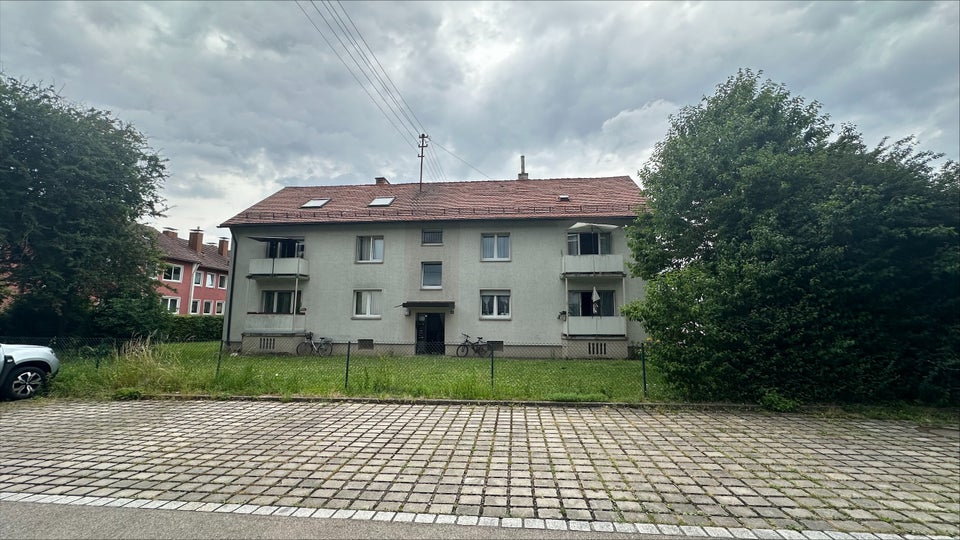 Frisch saniert! 3,5 Zimmer mit Balkon im Erdgeschoss - Photo 2