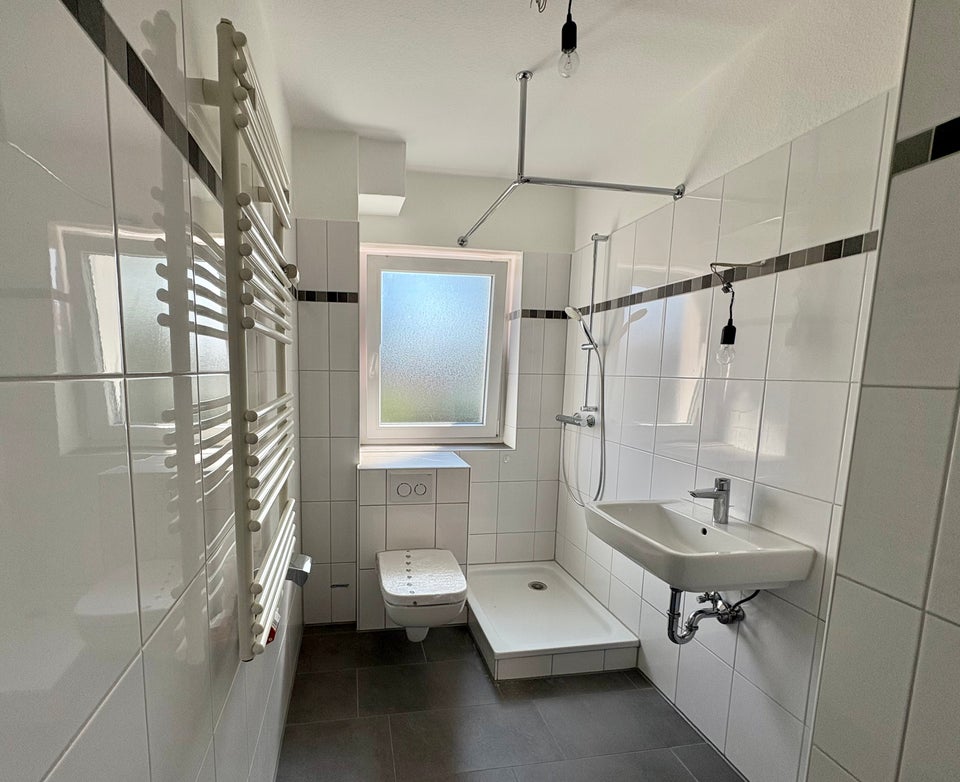 Frisch renovierte 3-Zimmer-Wohnung mit Dusche - Foto 5