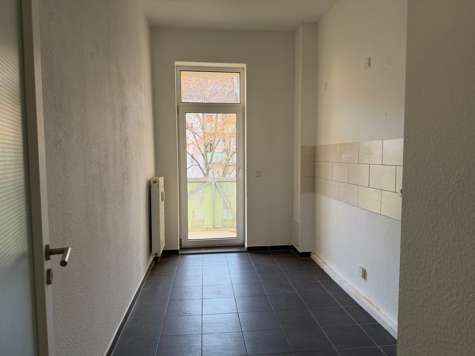 Jetzt einziehen - Balkon - Laminat - Wannenbad - Foto 4